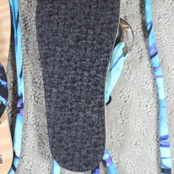NWOT Chula Size 5 - 6 Lace up Tropical Multi-color Flip Flops - Picture 3 of 3